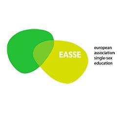 Entidad colaboradora del Grupo Coas, European Association of Single-Sex Education, por la educación diferenciada.