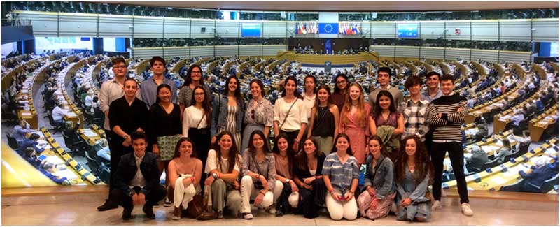 Students from Ayalde and Munabe at the European Parliament